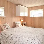 Two-bedroom In V 度假居 *