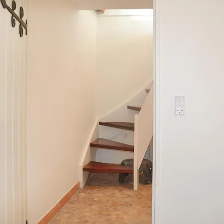 Two-bedroom In V 度假居 *