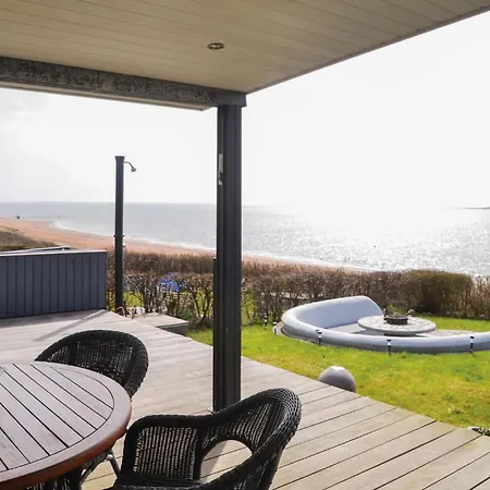 Σπίτι διακοπών Two-bedroom In V *