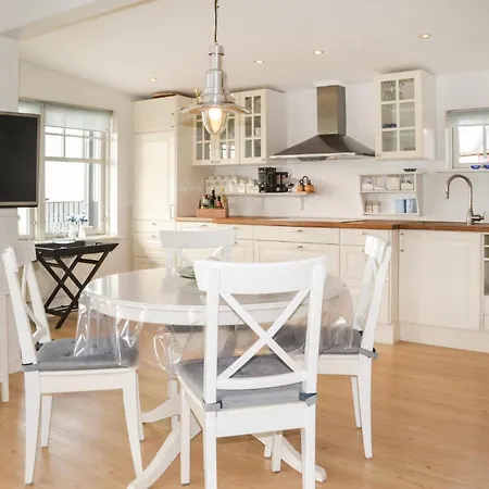 Two-bedroom In V 度假居 埃斯比约