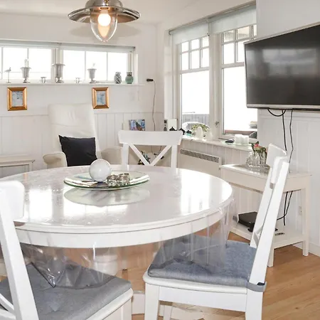 Two-bedroom In V 埃斯比约